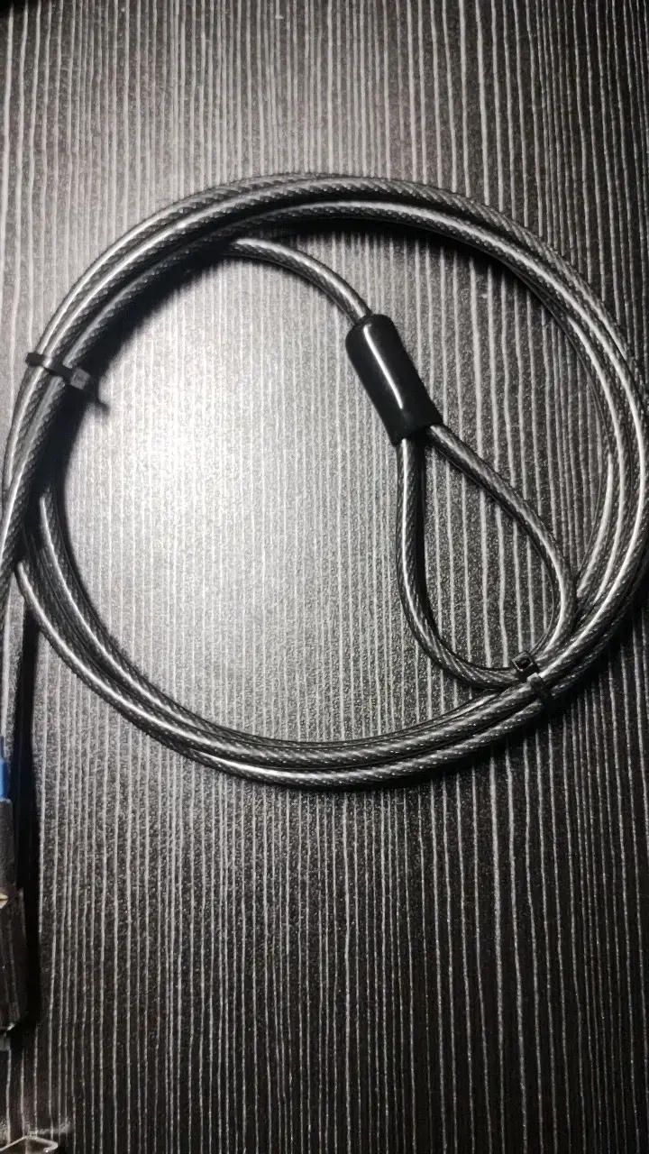 Cable de seguridad para laptop con llave - 3