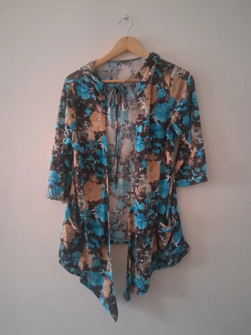 Cárdigan floral con capucha para mujer