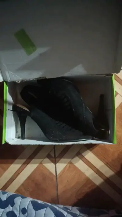 Zapatos de tacón negro Chaladá elegantes - miniatura 2