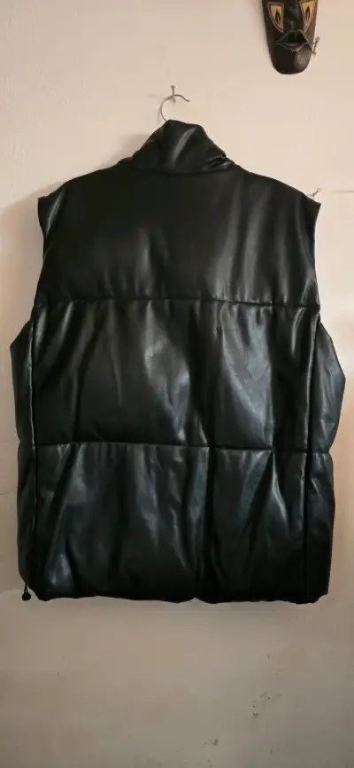 Chaleco acolchado negro de cuero sintético Index - miniatura 2