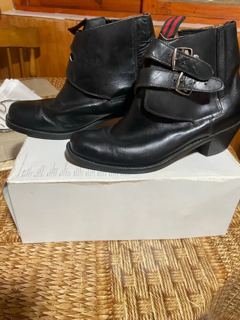 Botines de cuero de huaso negro con hebillas - 2