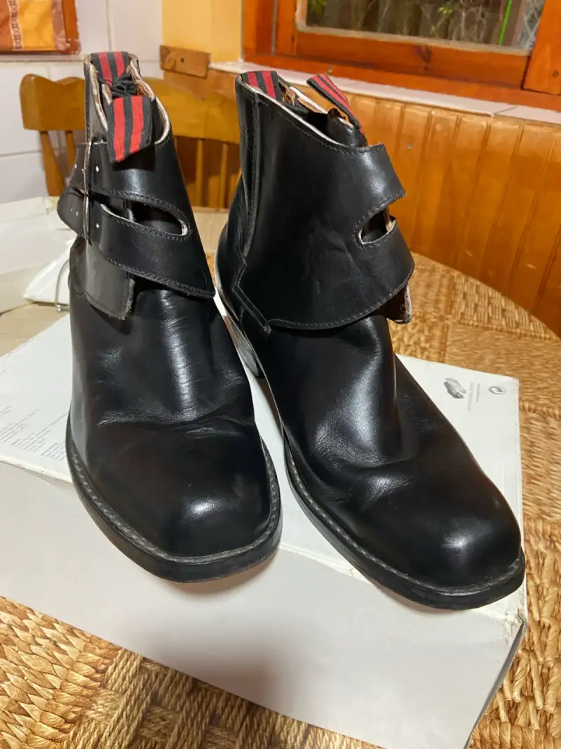 Botines de cuero de huaso negro con hebillas - 3
