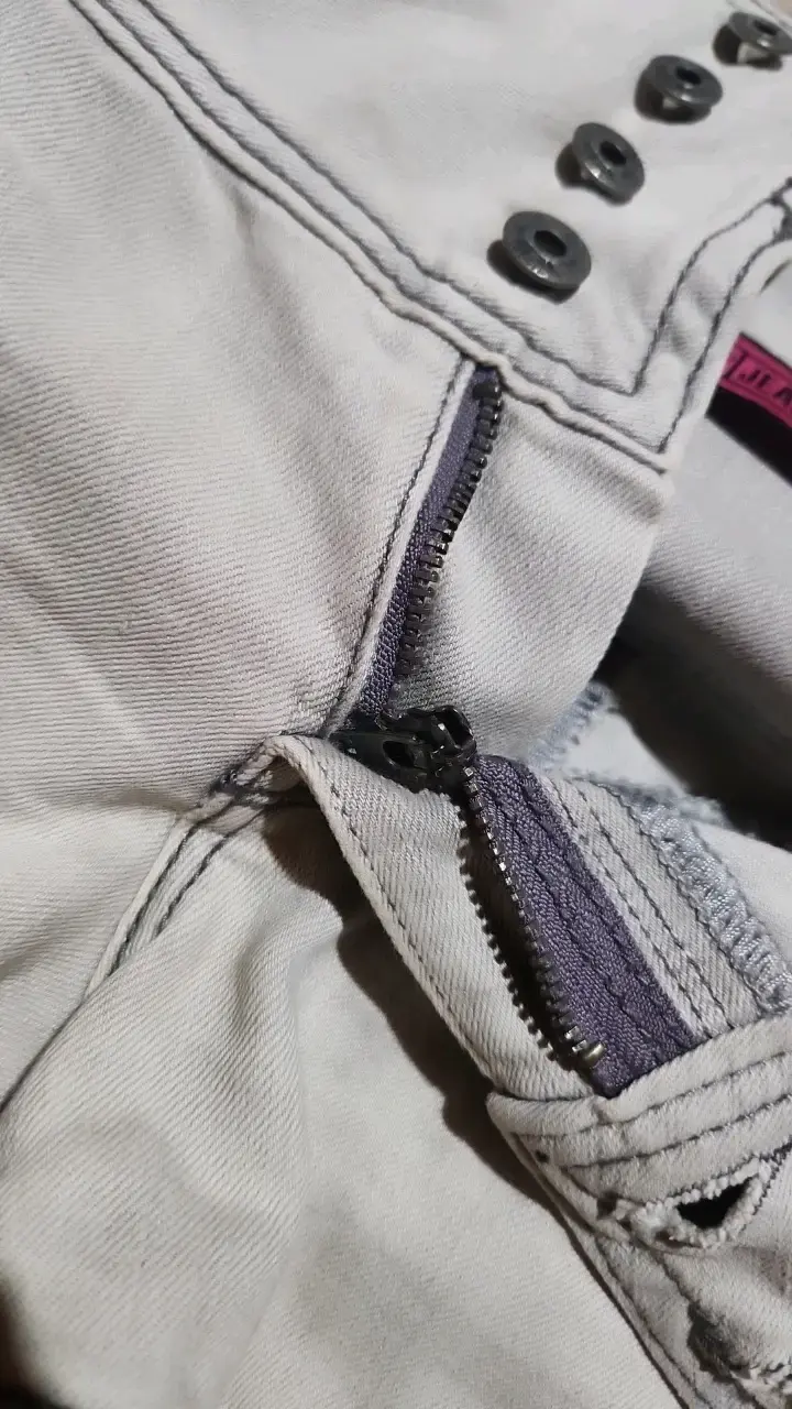 Shorts de mezclilla blancos para mujer - 3