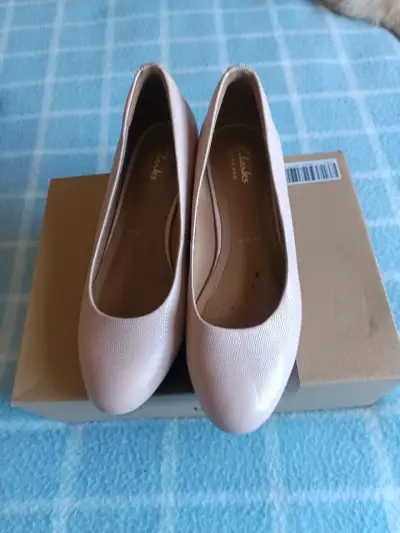 Zapatos de tacón bajo Clarks rosados - miniatura 1