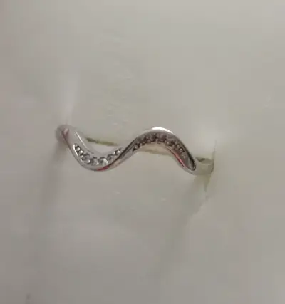 Anillo  con diseño ondulado - miniatura 1
