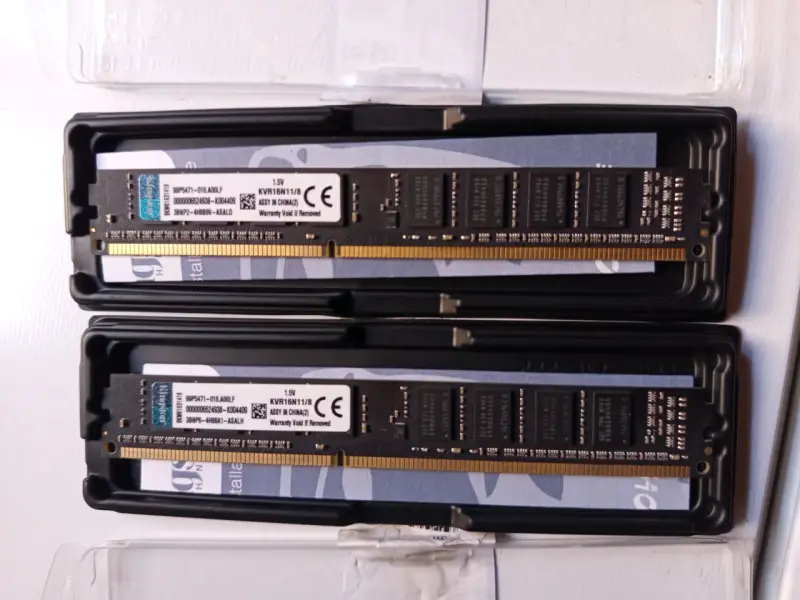 Memoria RAM Kingston 8GB DDR3 2400MHz - 3