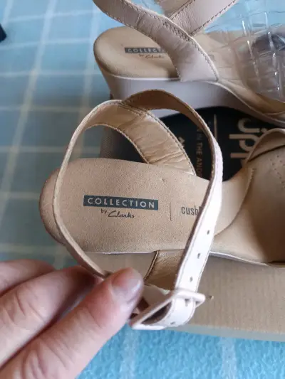 Zapatos de tacón bajo Clarks rosados - miniatura 2