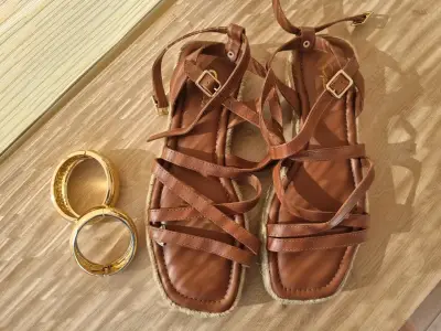 Sandalias planas de cuero café, n°40 - miniatura 1