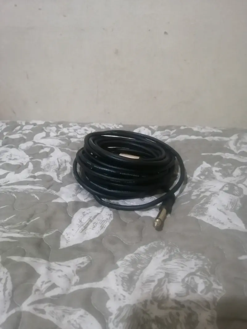 Cable de audio para guitarra - 1