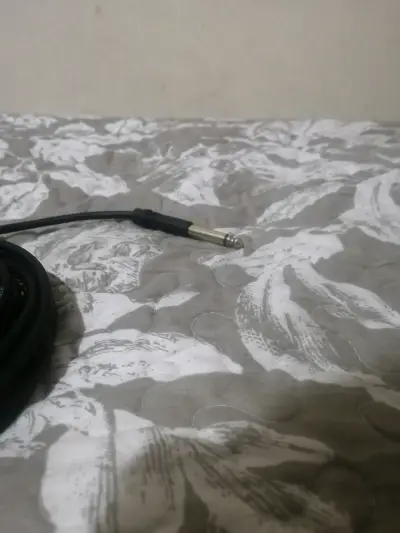 Cable de audio para guitarra - miniatura 2