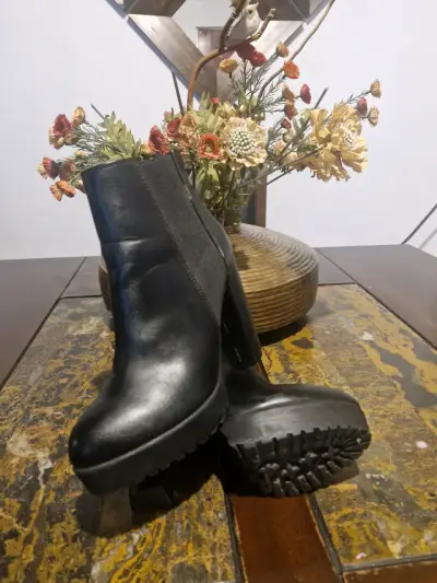 Botines de cuero negro con tacón alto H&M - miniatura 5