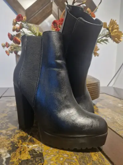 Botines de cuero negro con tacón alto H&M - miniatura 6