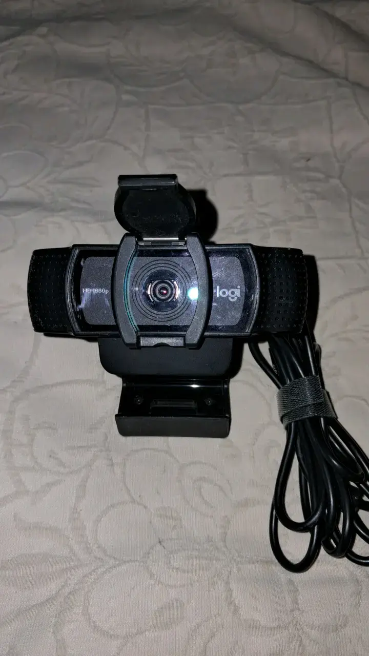 Cámara web Logitech HD 1080p con micrófono - 1