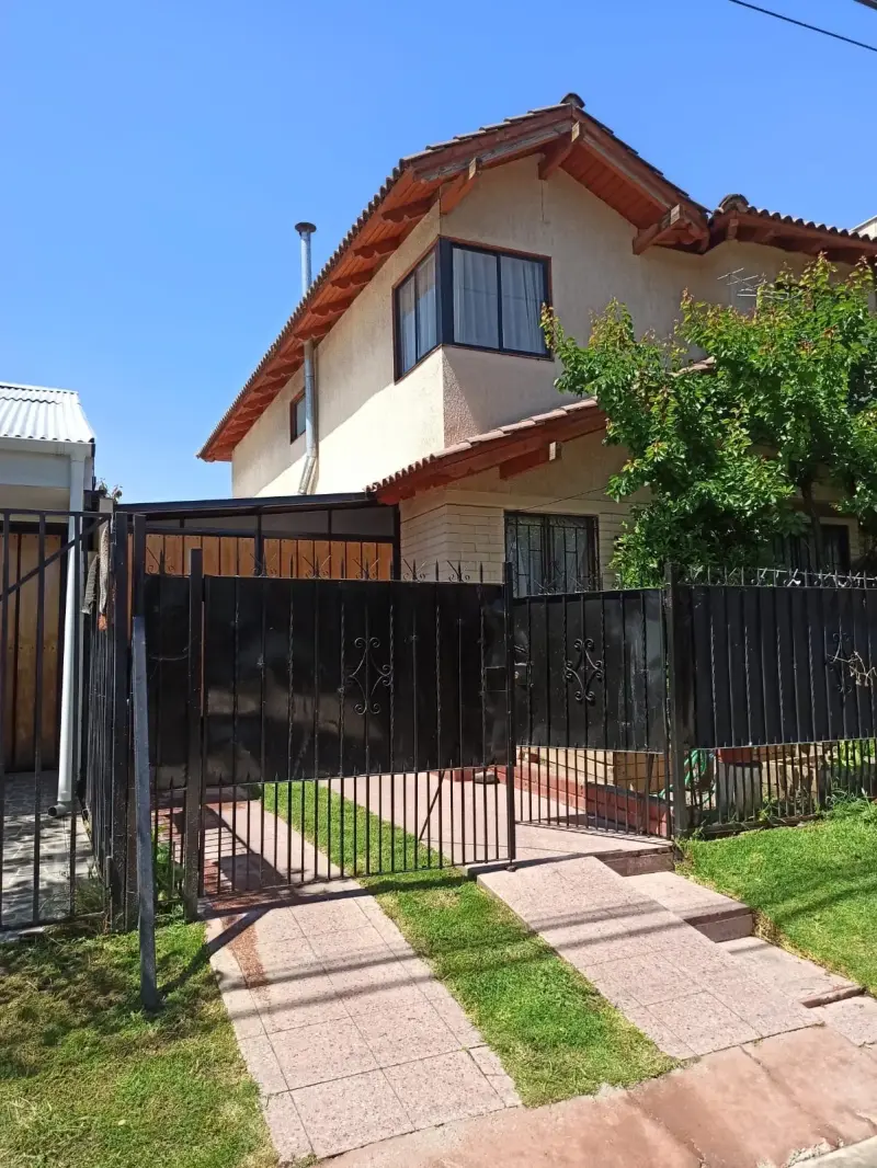 Casa de dos pisos en Puente Alto - 1