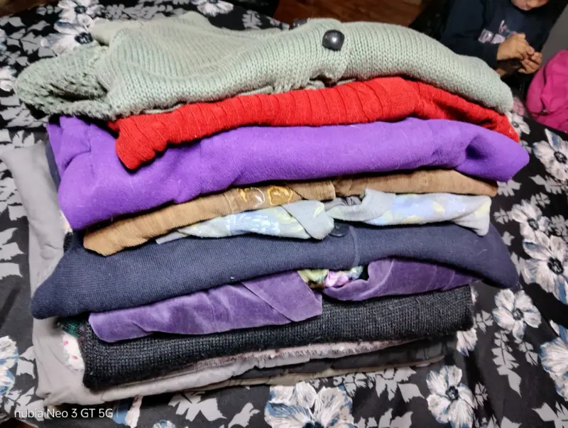 Lote de ropa de invierno para mujer en buen estado - 2
