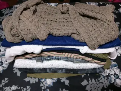 Lote de ropa de invierno para mujer en buen estado - miniatura 5