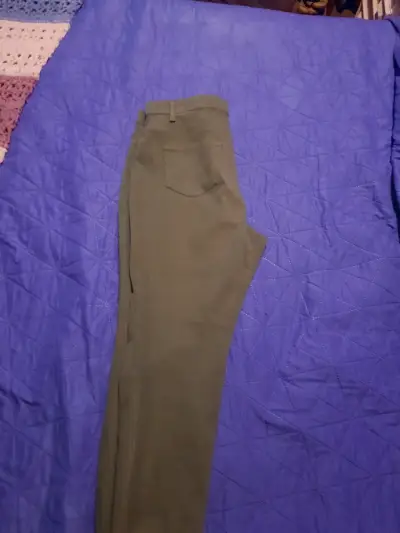 Pantalones verdes de mujer Time and Tru - miniatura 1