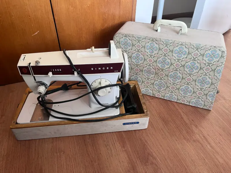 Máquina de Coser Singer 248 con Estuche - 2