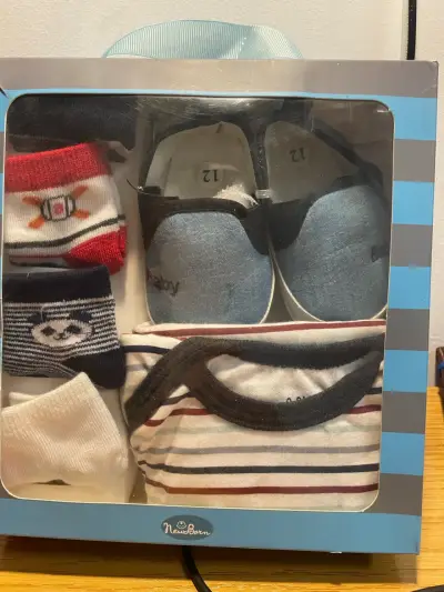 Set de Ropa y Zapatos para Recién Nacido - miniatura 2
