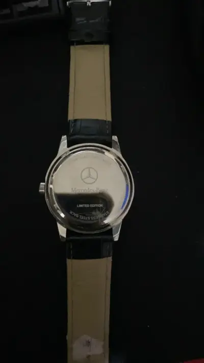 Reloj Mercedes Benz Edición Limitada Correa Cuero - miniatura 2