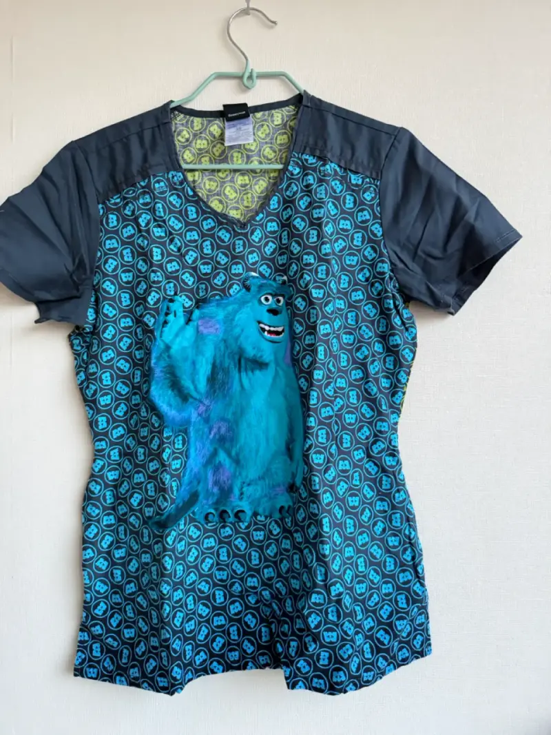 Polera clinica Scrub cotton Monsters Inc mujer