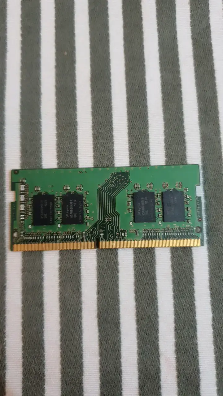 Memoria RAM SK Hynix 8GB DDR4 2400MHz - 2