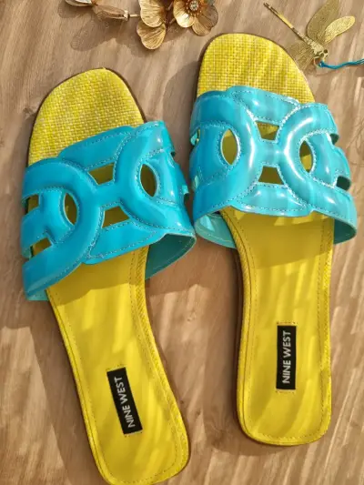 Sandalias planas Nine West azul y amarillo num 40 - miniatura 2