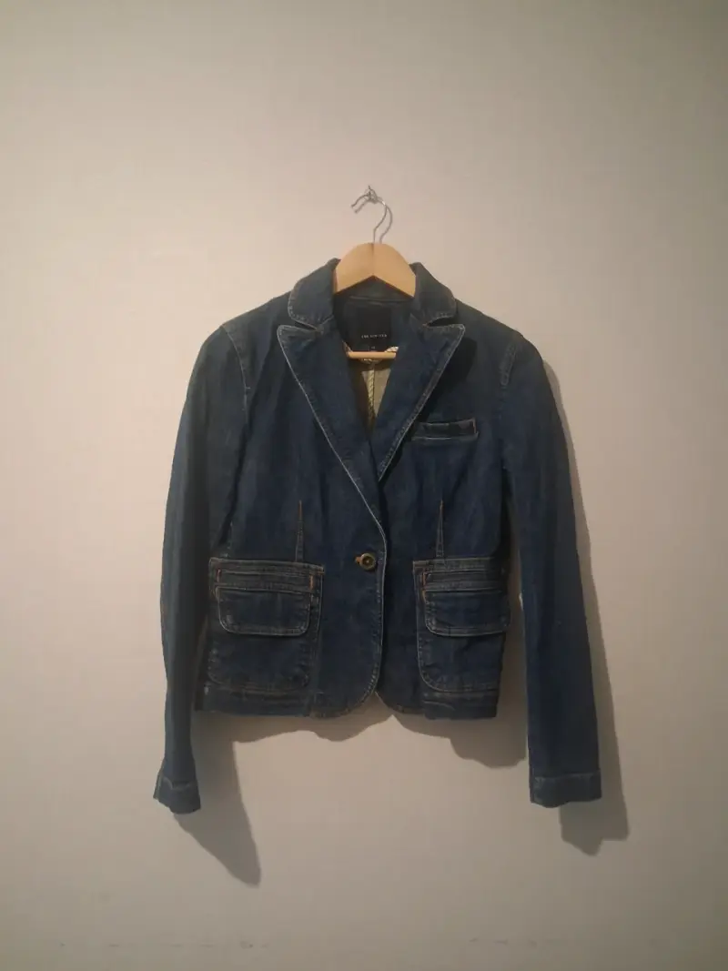 Chaqueta de mezclilla para mujer con bolsillos