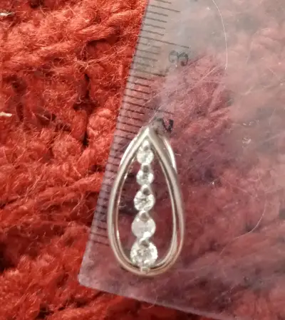 Colgante  plata con circonitas en forma de lágrim - miniatura 4