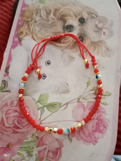Pulsera-anillo d cuentas rojas y doradas ajustable - miniatura 1