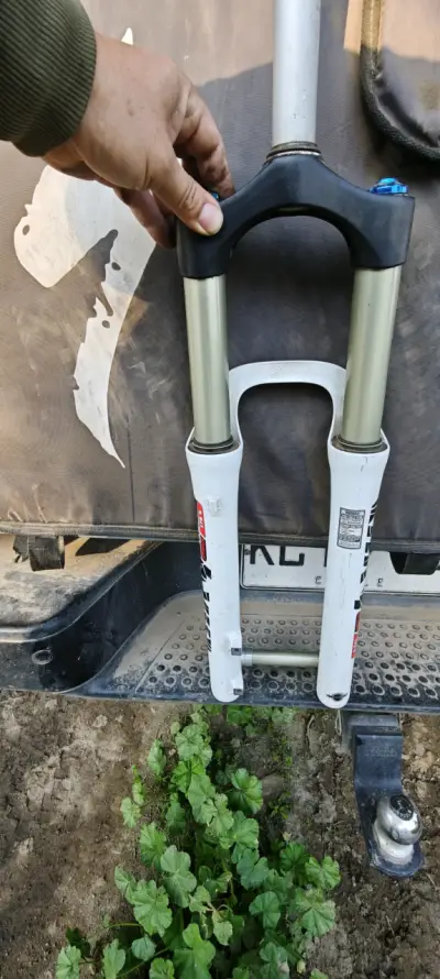 Horquilla cargo Sektor 140 mm para bicicletas aro - miniatura 2