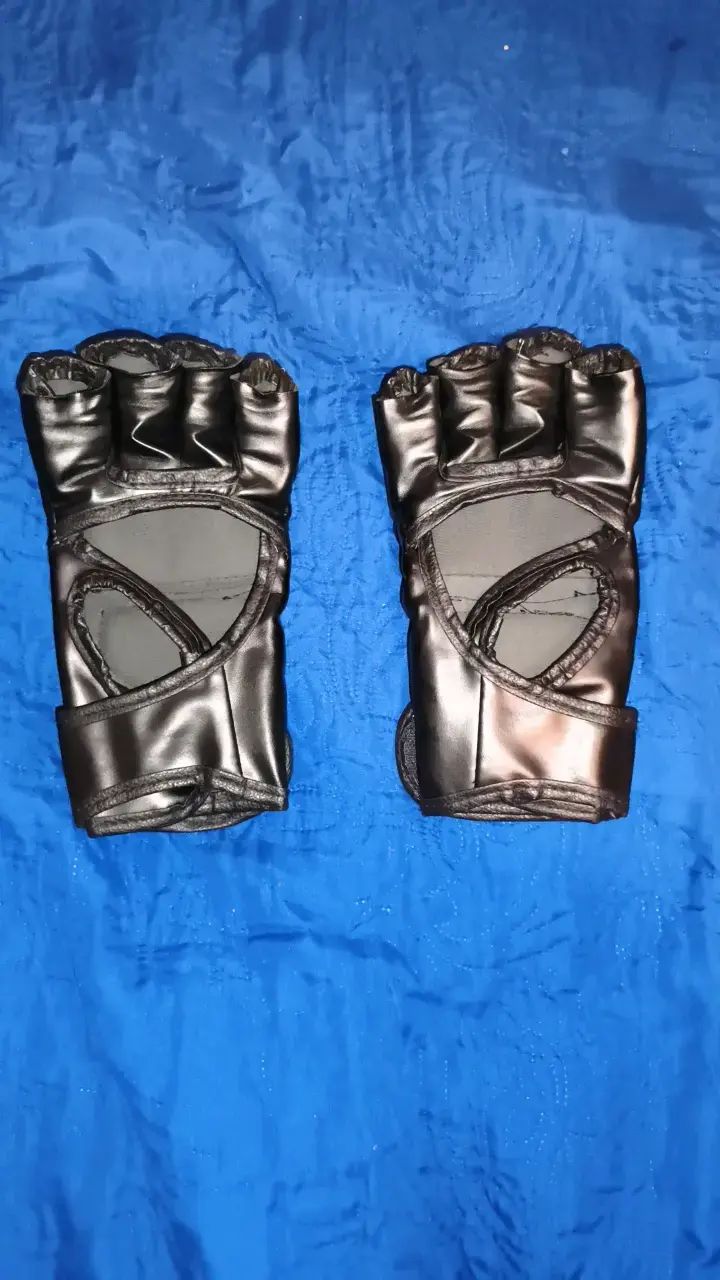 Guantes de MMA negros para entrenamiento - 2