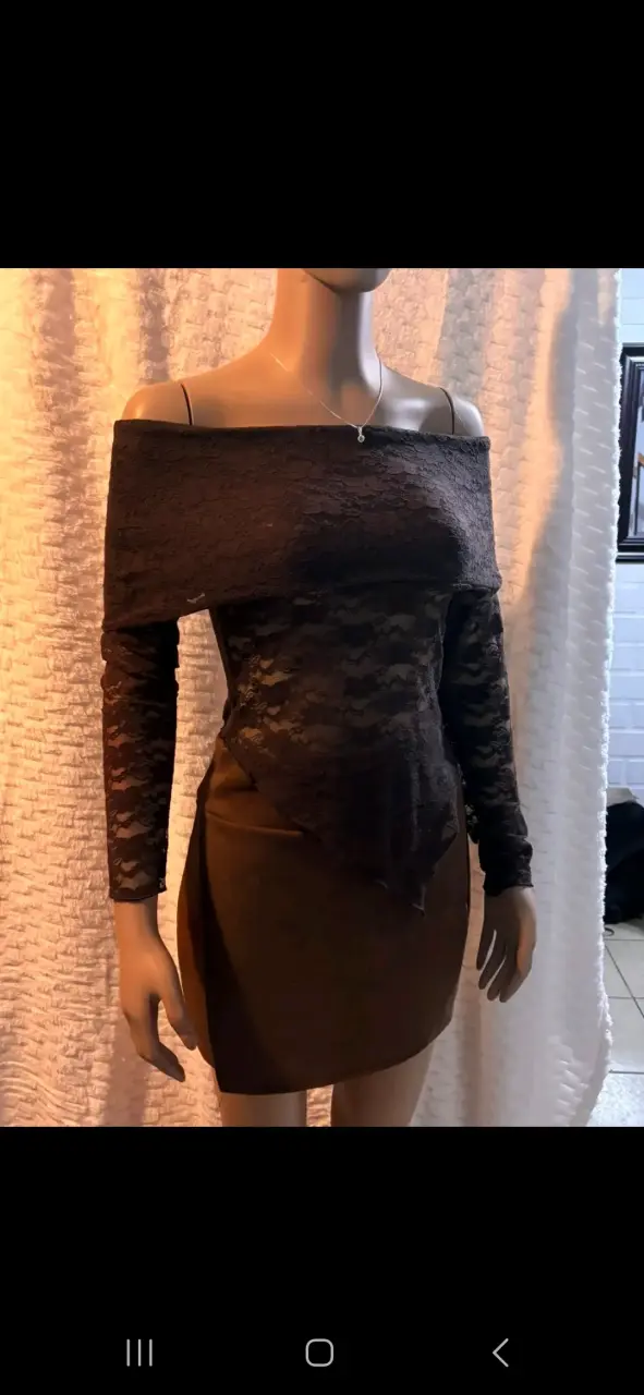 Blusa de encaje hombros descubiertos - 2