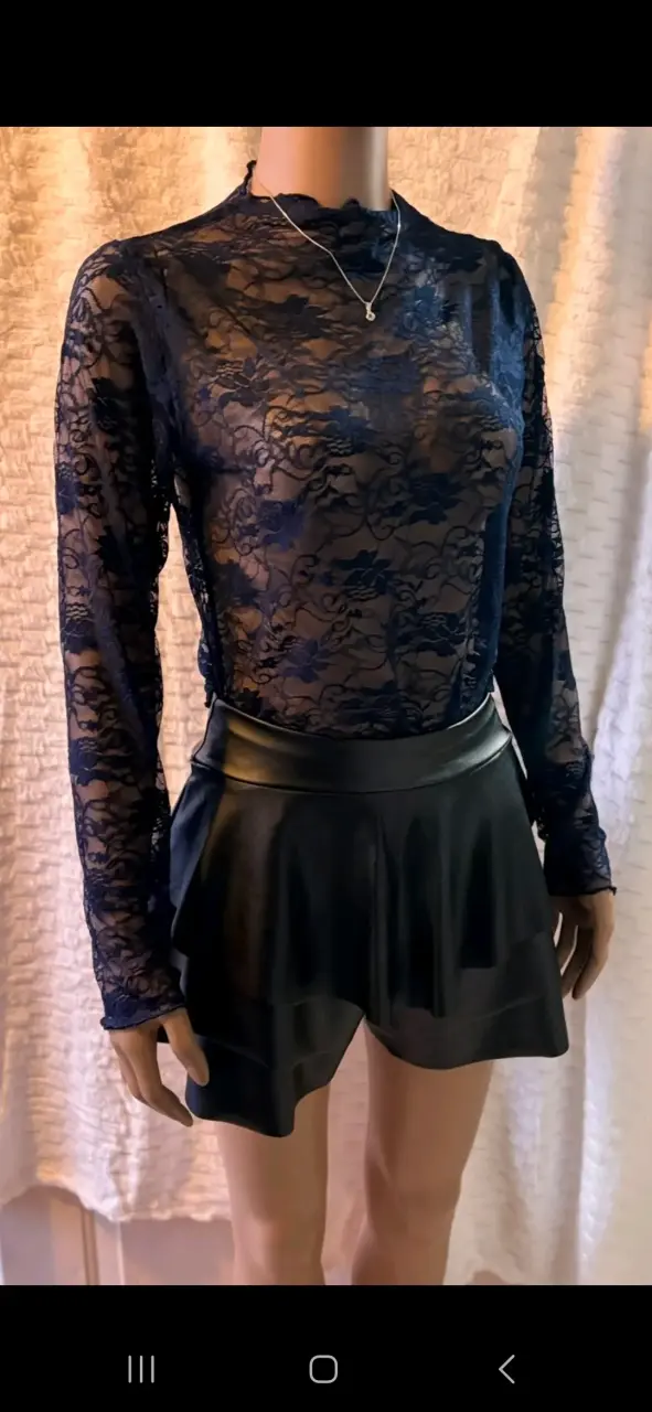 Blusa de encaje hombros descubiertos - 5