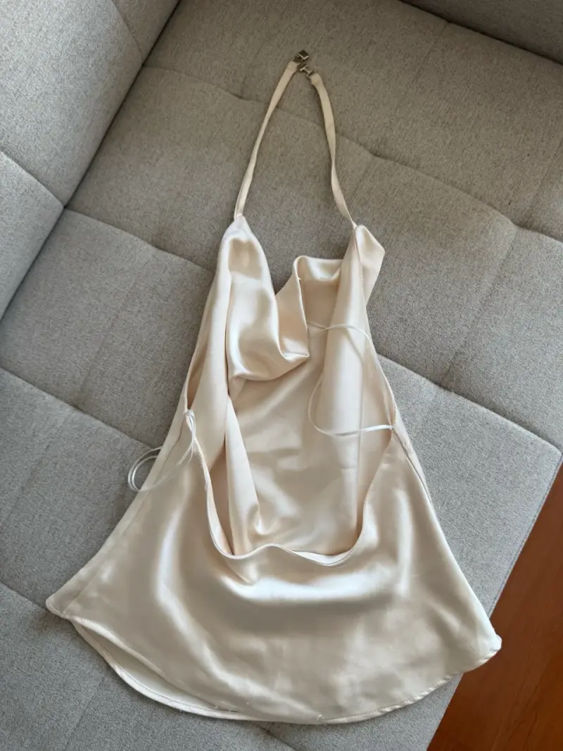 Top de satén crema Zara - 2