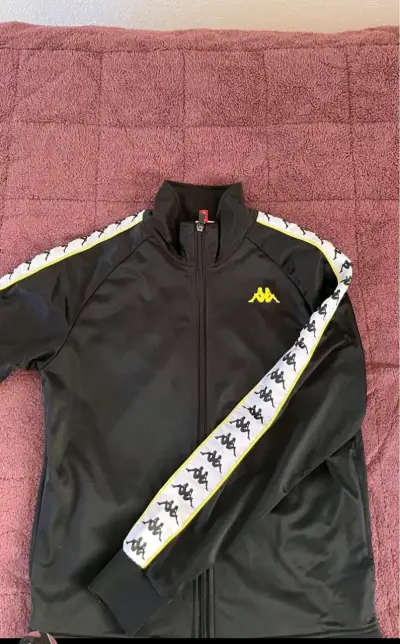 Conjunto deportivo negro Kappa con franjas - miniatura 3