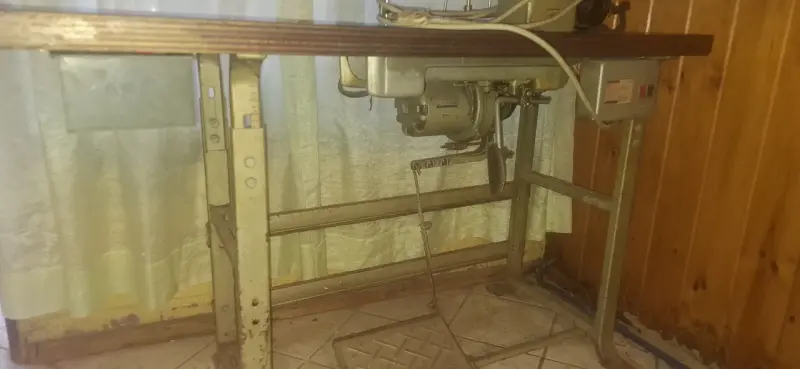 Máquina de Coser Industrial Todaka con Mesa - 4