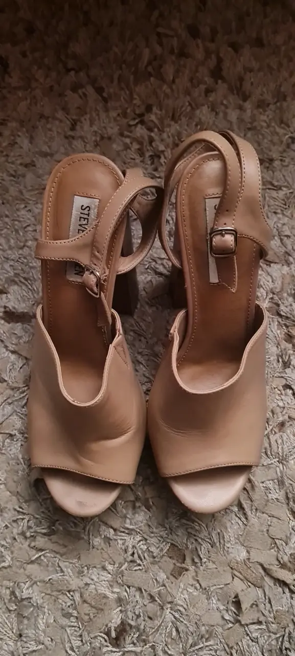 Sandalias de tacón alto Steve Madden color beige - 2