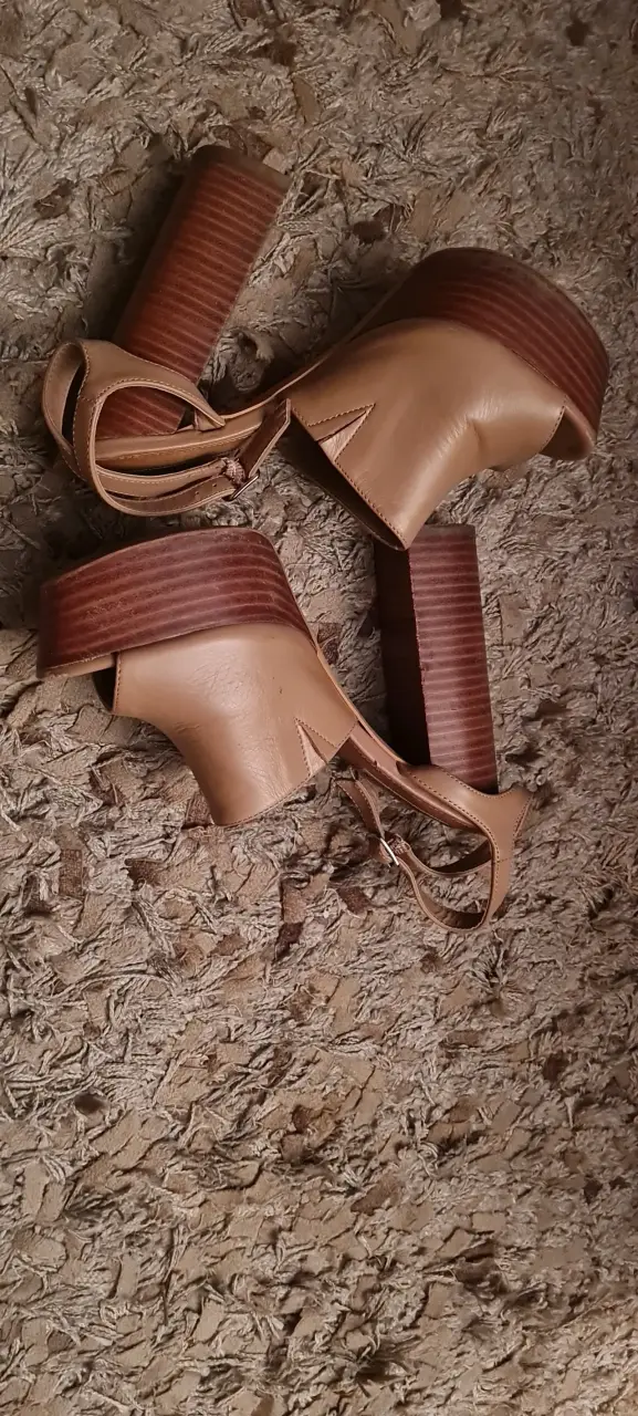 Sandalias de tacón alto Steve Madden color beige - 4