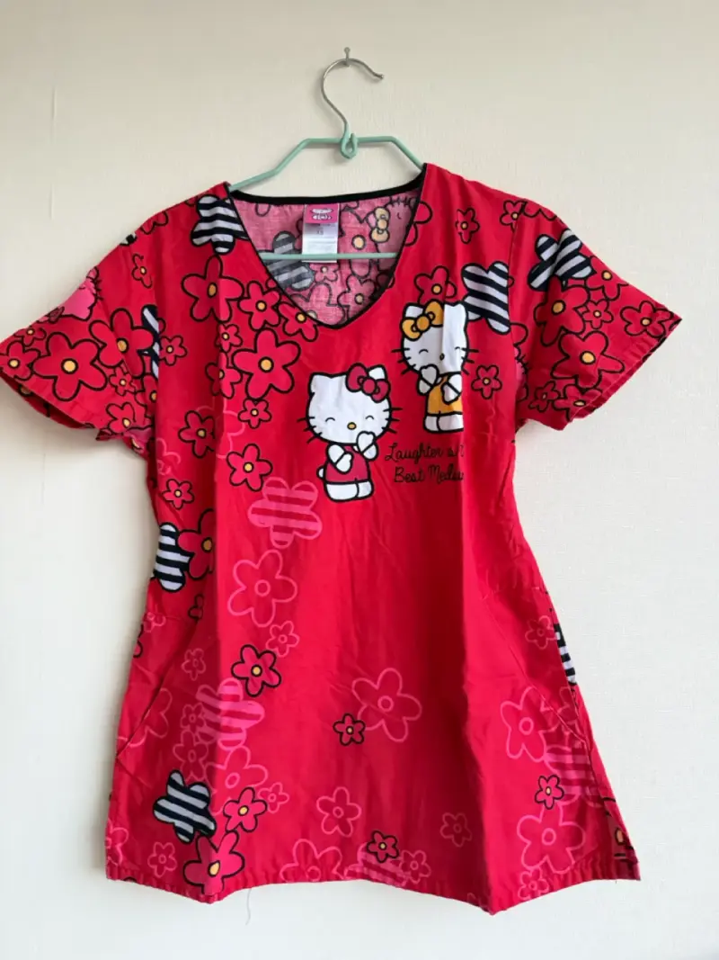 Polera clinica Hello Kitty Scrub cotton