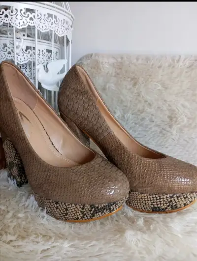 Zapatos de tacón alto estilo numero 35 serpiente - miniatura 1