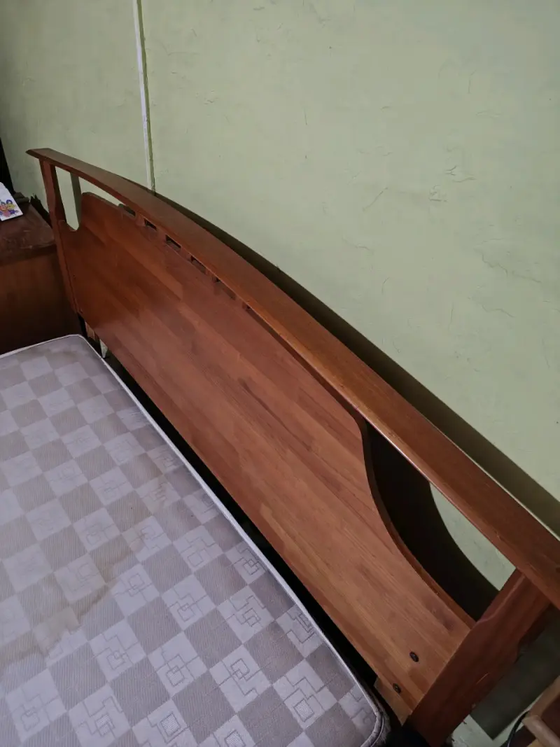 Cama matrimonial con colchón y base de madera - 5