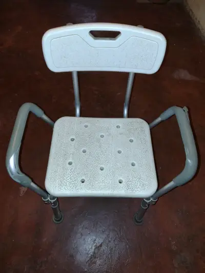 Silla de ducha ajustable para baño - miniatura 1
