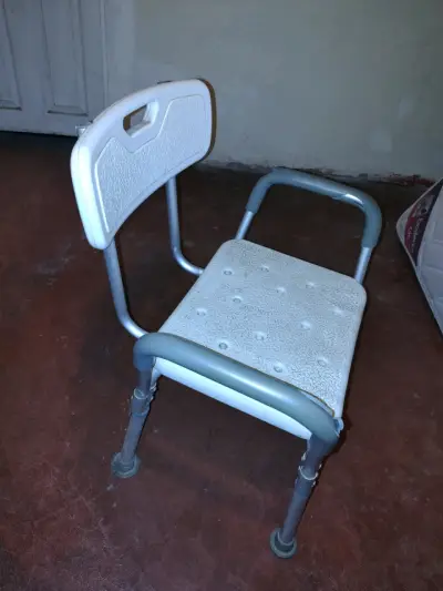 Silla de ducha ajustable para baño - miniatura 2