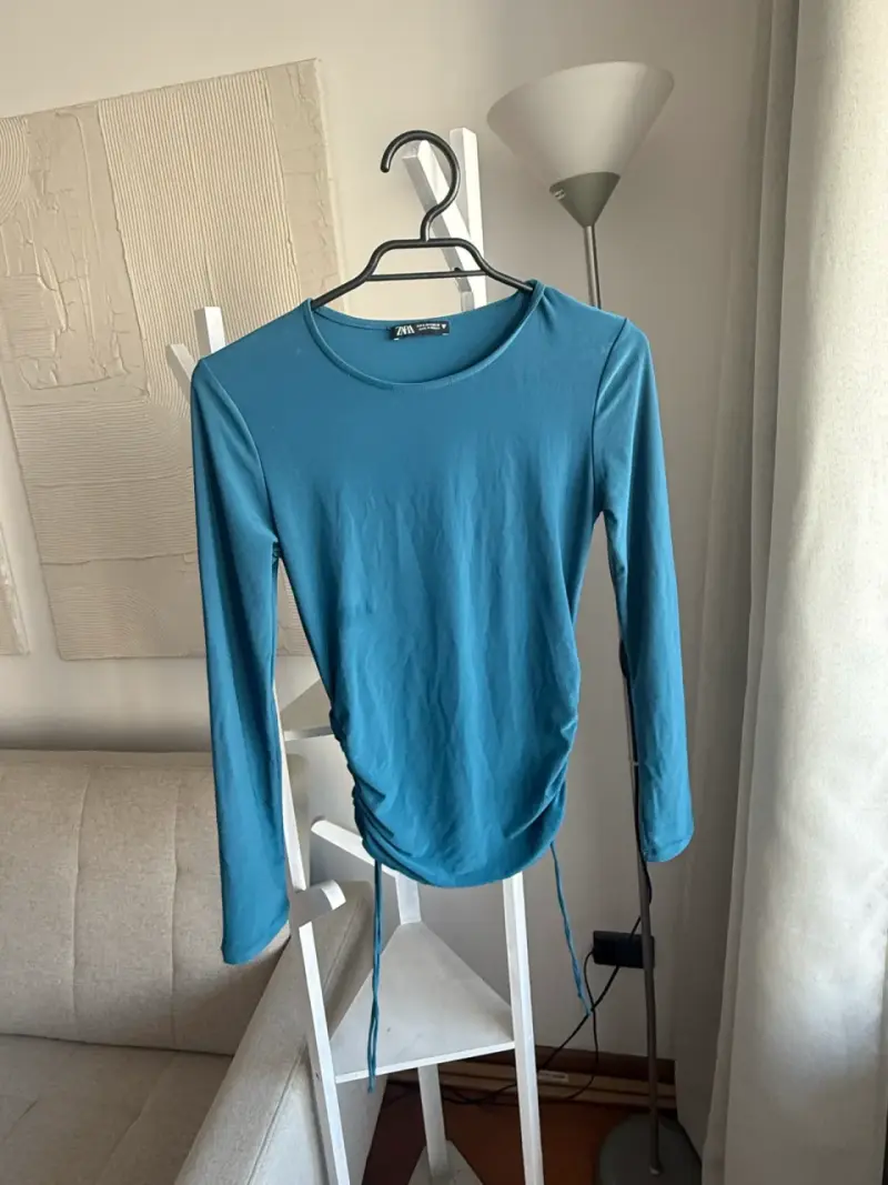 Polera manga larga azul con fruncido Zara - 1