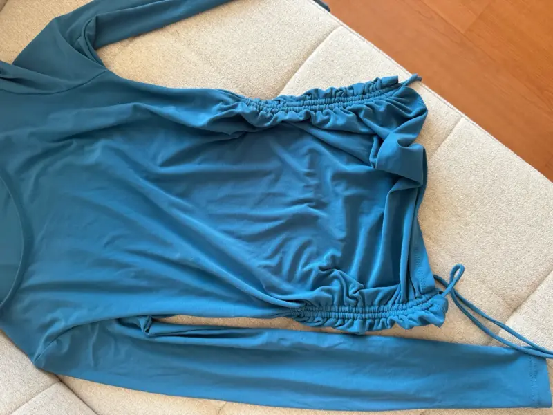 Polera manga larga azul con fruncido Zara - 3