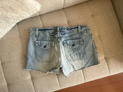 Shorts de mezclilla Gap para mujer talla 36 aprox - miniatura 2