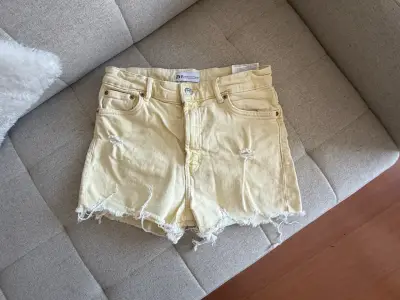 Shorts de mezclilla amarillos  Zara - miniatura 1