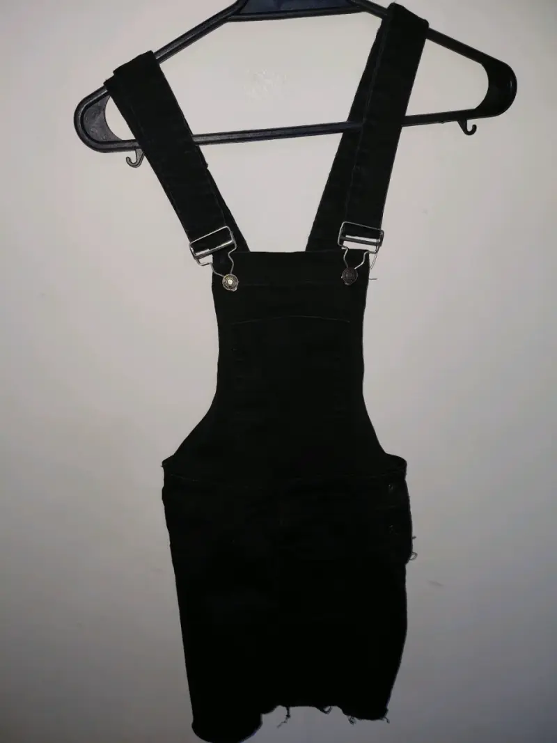Jardinera negra de mezclilla para mujer - 2
