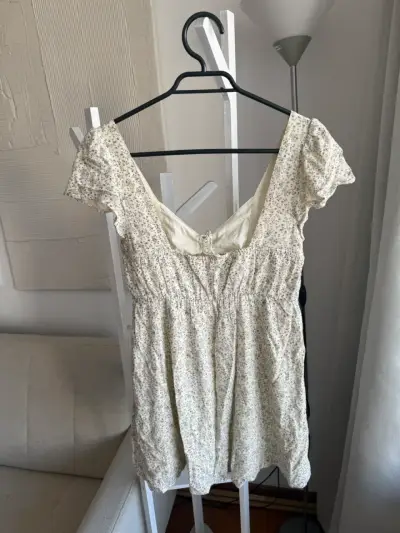 Vestido corto floreado American Eagle - miniatura 2